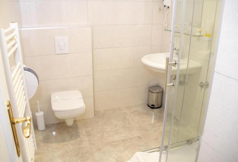 豪华房间, & Restoran Dvorac Gjalski