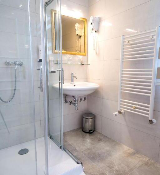 带大床的豪华间, & Restoran Dvorac Gjalski