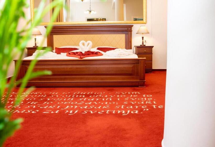 带大床的豪华间, & Restoran Dvorac Gjalski