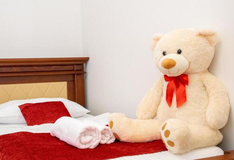 家庭间, & Restoran Dvorac Gjalski