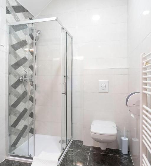 豪华单人间, & Restoran Dvorac Gjalski