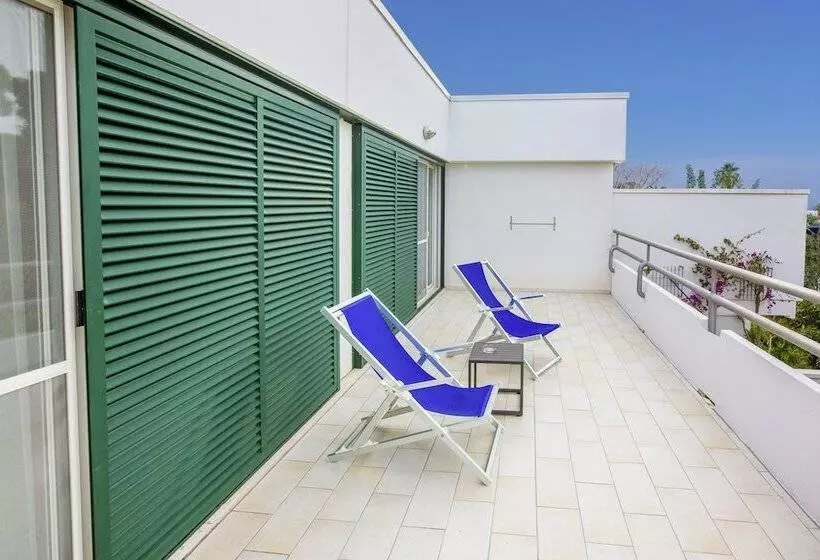 اتاق خانوادگی, Robinson Apulia All Inclusive