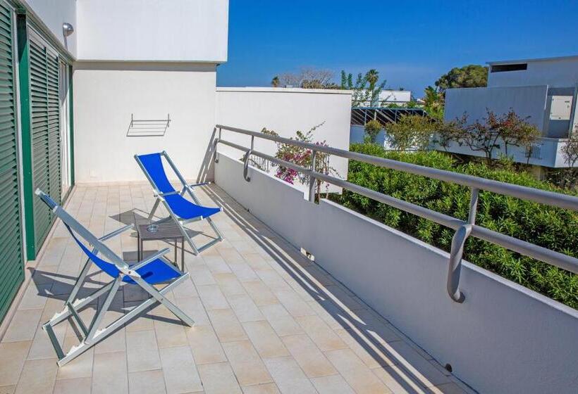 스탠다드 트리플 룸, Robinson Apulia All Inclusive