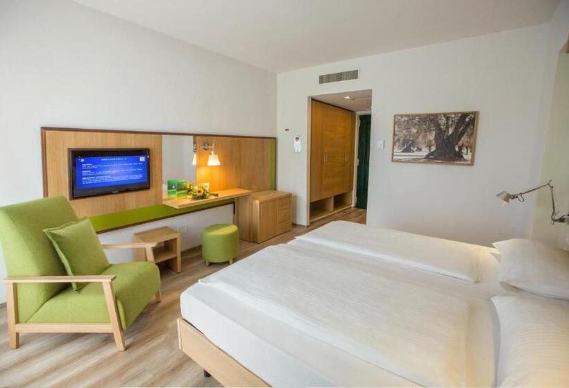 Номер Стандарт Трехместный, Robinson Apulia  All Inclusive