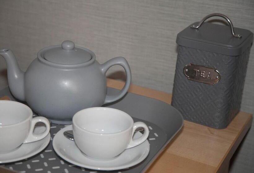 Номер Superior, The Warwick Arms