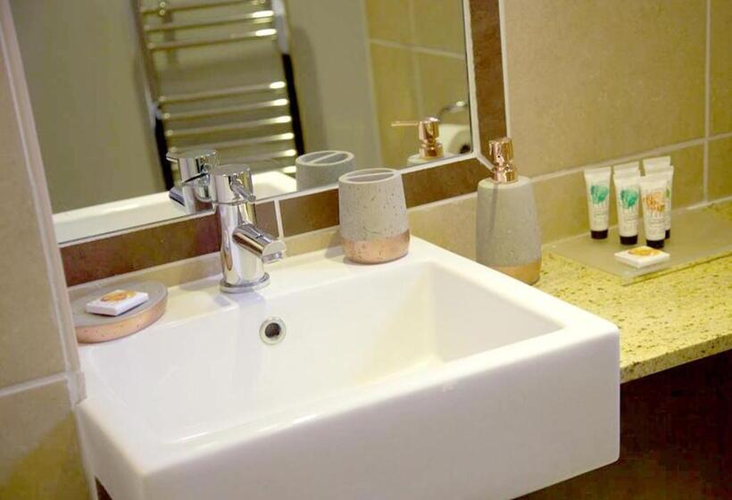 Стандартный Номер Кровать Кинг, The Warwick Arms