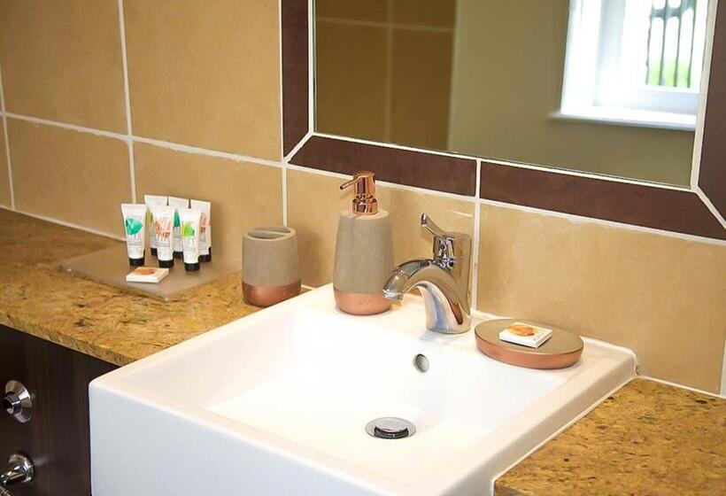 Номер Superior Кровать Кинг, The Warwick Arms