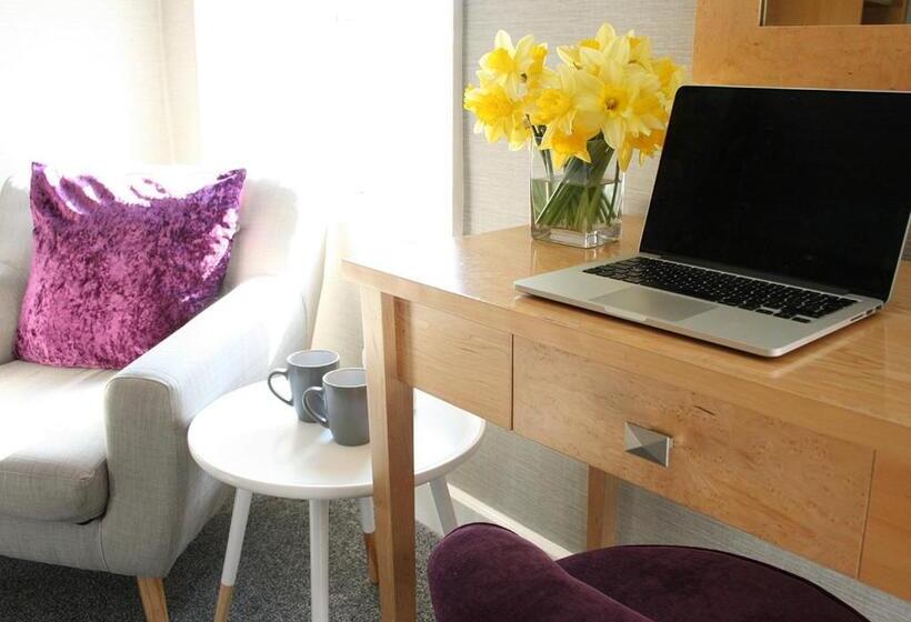 Номер Superior Кровать Кинг, The Warwick Arms