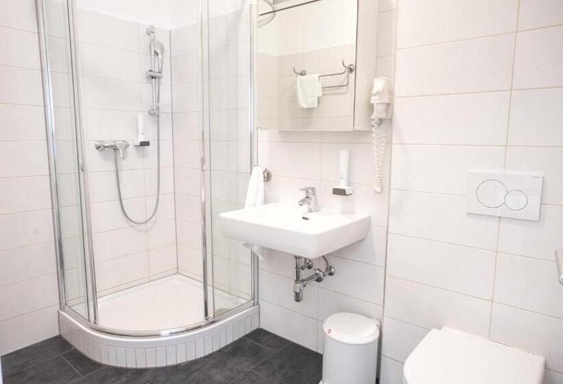 스탠다드 스튜디오, Motel22 Parkplatz Inklusive