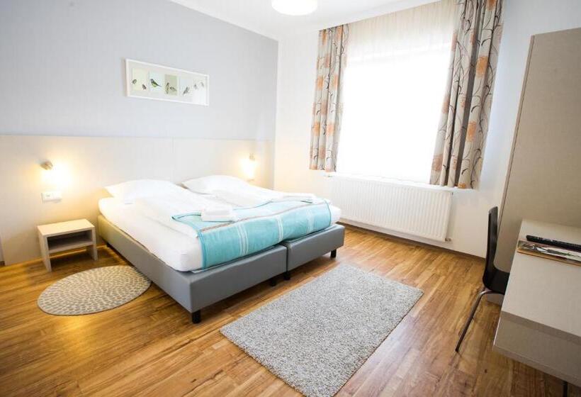 스탠다드 스튜디오, Motel22 Parkplatz Inklusive