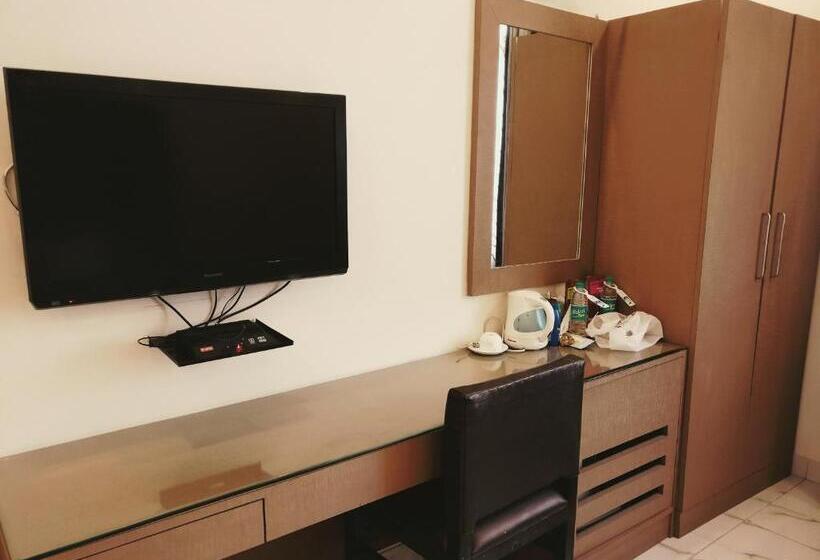 غرفة ديلوكس سرير كينج, Pk Residency