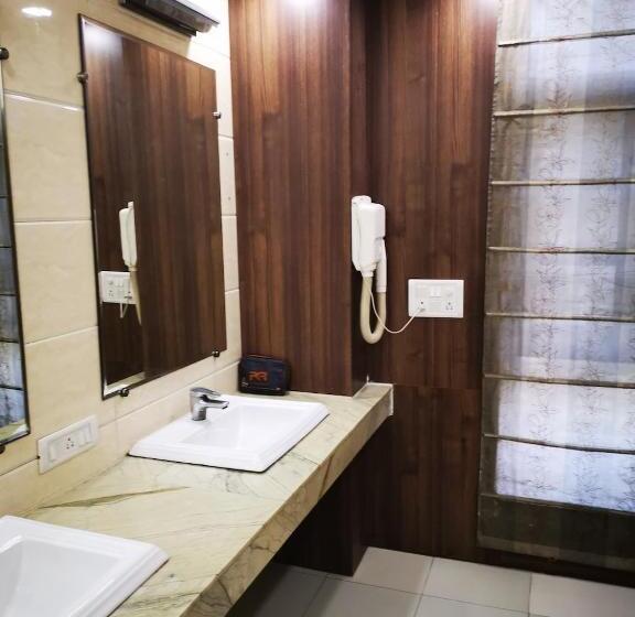 غرفة قياسية سرير كينج, Pk Residency