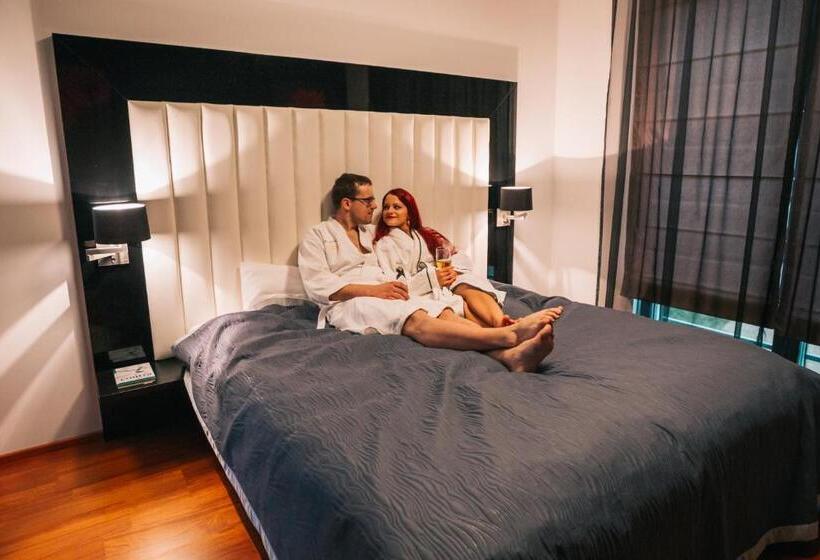 سوییت لوکس, Gmp Clubhotel Apartments