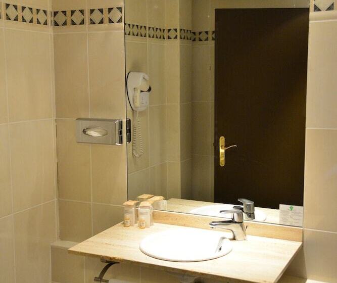 スタンダードトリプルルーム, Aeroport Hotel Parc Expo