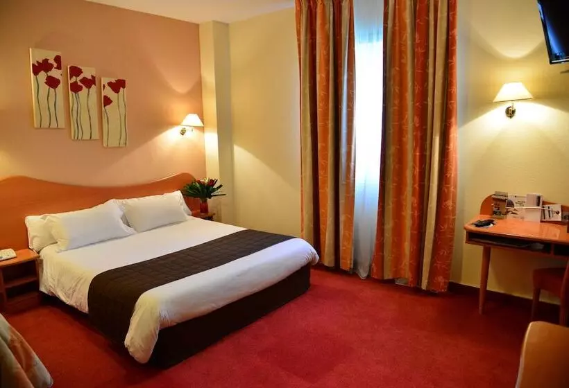 スタンダード４人部屋, Aeroport Hotel   Parc Expo