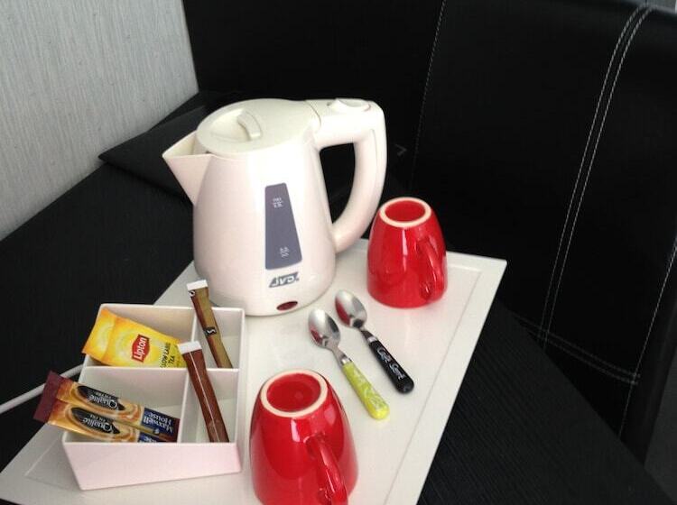 חדר סטנדרט לארבעה, Calme Des Pins Hôtel Piscine & Spa