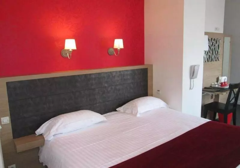 バルコニー付きスタンダードルーム, Calme Des Pins Hôtel Piscine & Spa