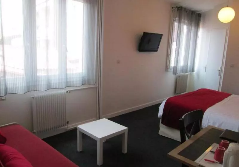 スタンダード４人部屋, Calme Des Pins Hôtel Piscine & Spa