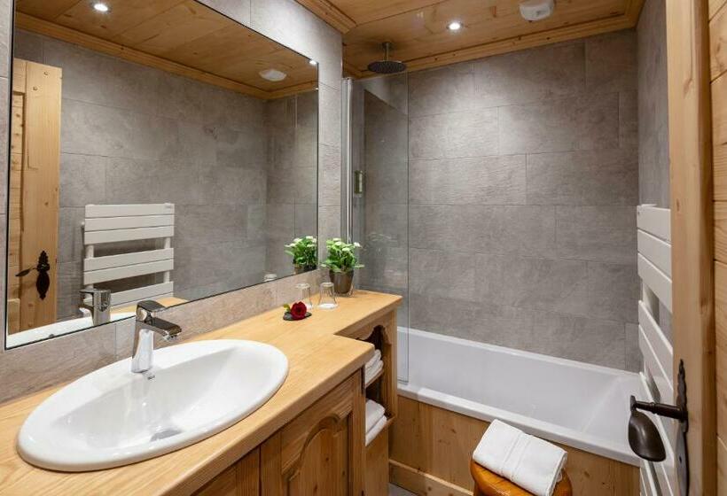 חדר סטנדרט לשלושה, Chalethôtel Neige Et Roc, The Originals Relais