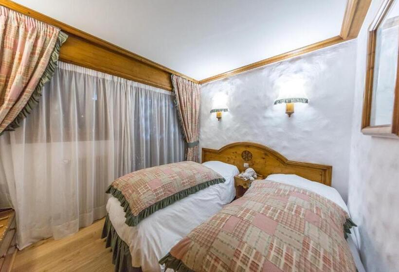 سوئیت جونیور خانوادگی, Chalethôtel Neige Et Roc, The Originals Relais