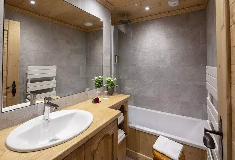 スタンダードトリプルルーム, Chalethôtel Neige Et Roc, The Originals Relais