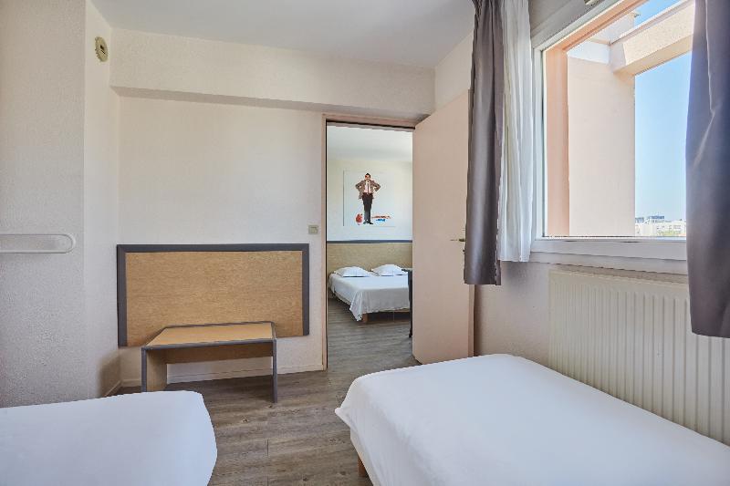 Семейный Номер, Hôtel Cinépole   Proche Paris