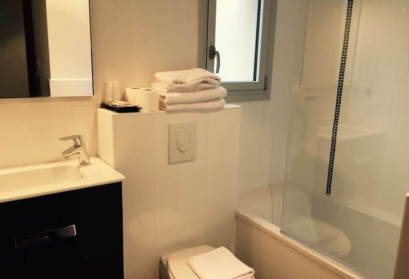 Семейный Номер, Du Moulin