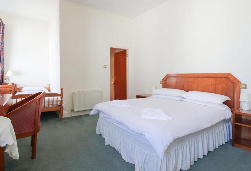 패밀리 룸, Falcon S Nest