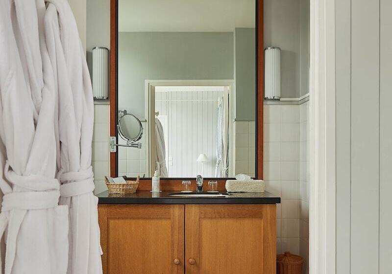 Номер Superior Вид на Море, Le Grand Hotel Des Bains & Spa   Bretagne