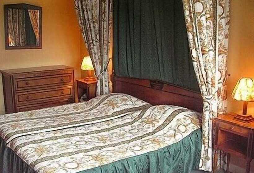 Номер Стандарт, Hôtel Le Prieuré