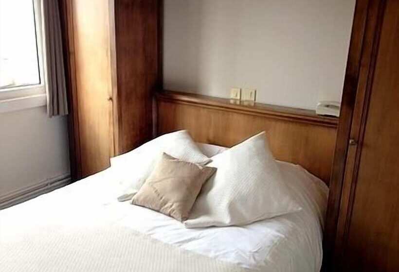 غرفة قياسية ثلاثية, Hôtel Le Prieuré