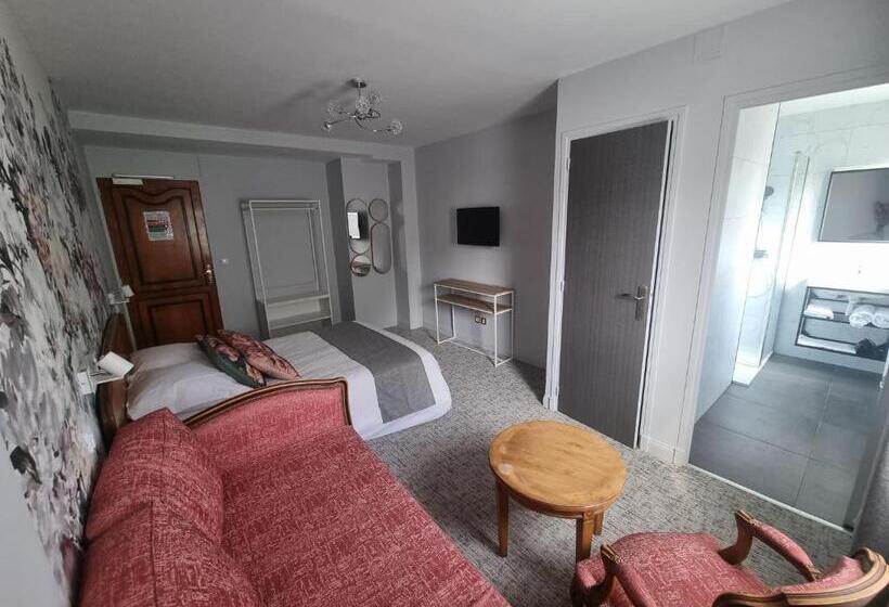 غرفة قياسية ثلاثية, Hôtel Le Prieuré