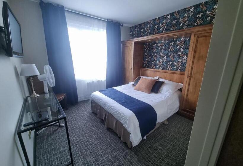 جناح جونيور عائلى, Hôtel Le Prieuré