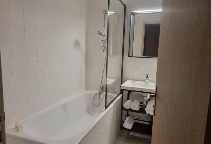 Семейный Полулюкс, Hôtel Le Prieuré