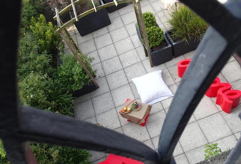 جناح, La Demeure