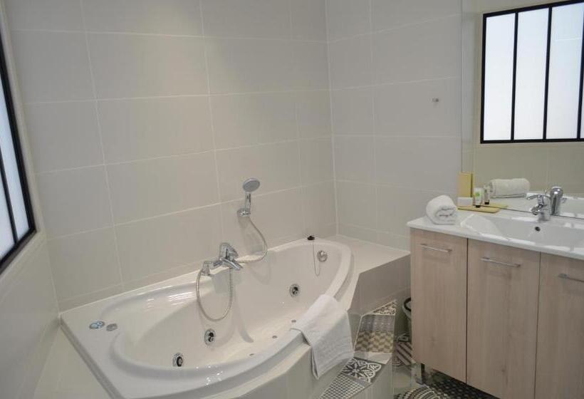 جناح, La Demeure