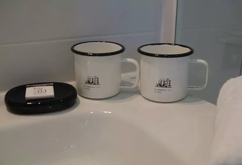 スタンダードルーム, La Demeure