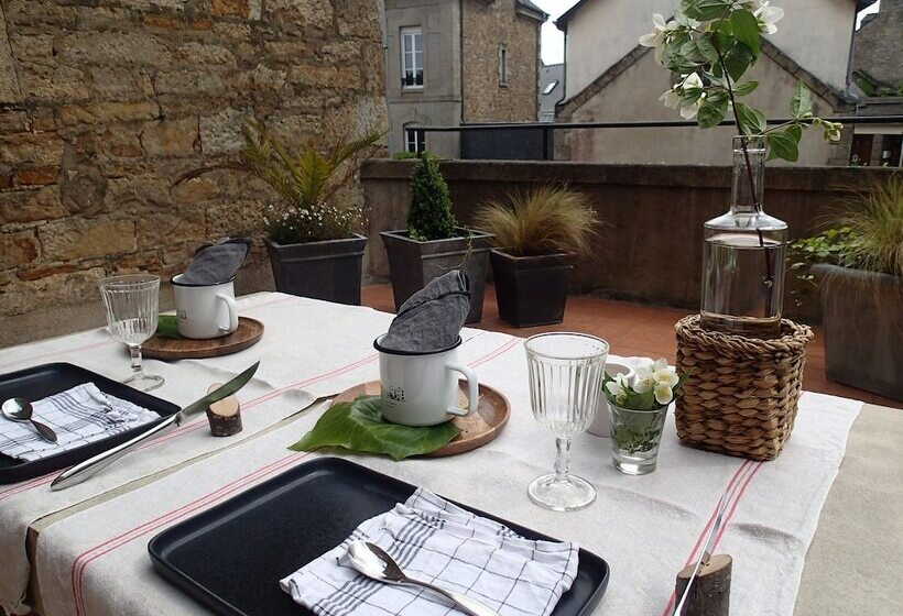 غرفة قياسية, La Demeure