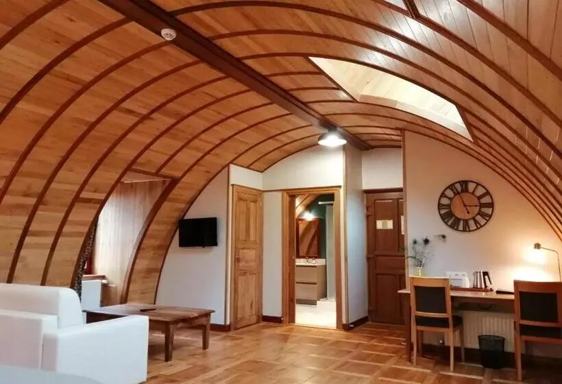 キングサイズベッドのデラックススイート, Logis Hotel La Diligence