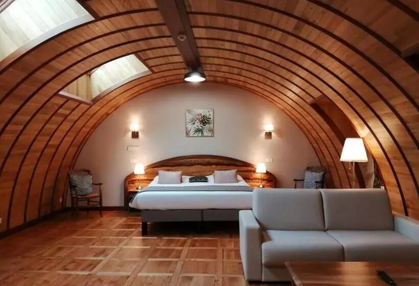 キングサイズベッドのデラックススイート, Logis Hotel La Diligence