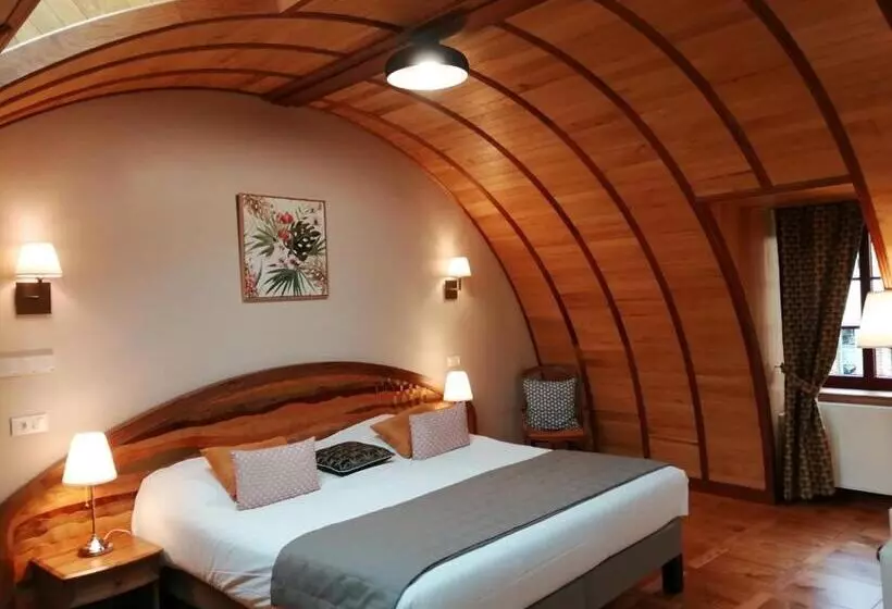 キングサイズベッドのデラックススイート, Logis Hotel La Diligence