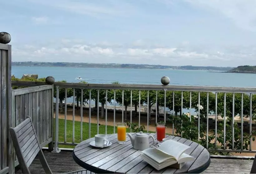 オーシャンビューのプレミアムルーム。, Le Grand Hotel Des Bains & Spa   Bretagne