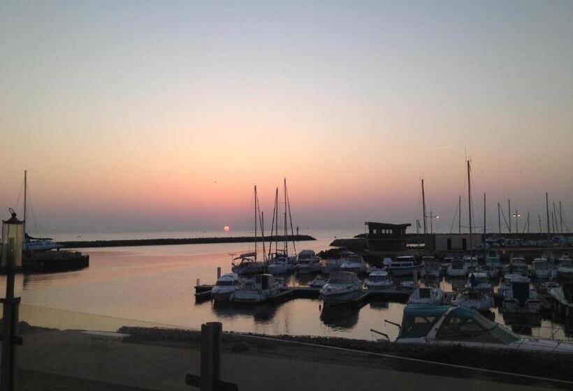 Triple Room Sea View, Le Richmont