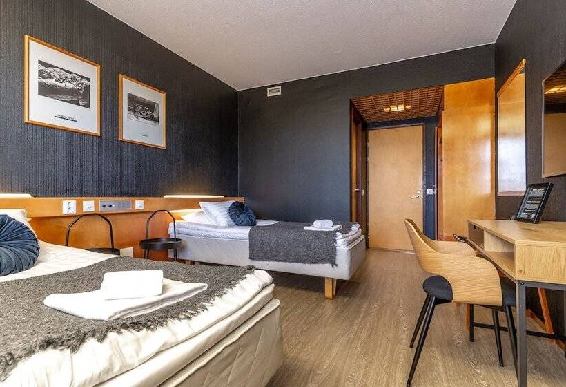 חדר סטנדרט, Li Jämsä