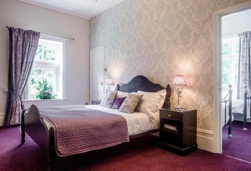 חדר משפחתי, Maesmawr Hall