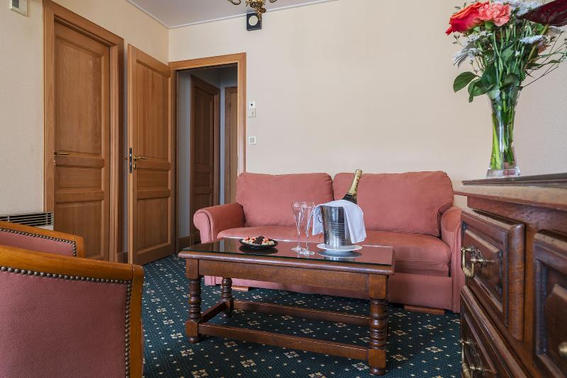 غرفة تنفيذية, Domaine Du Limonay, The Originals Collection