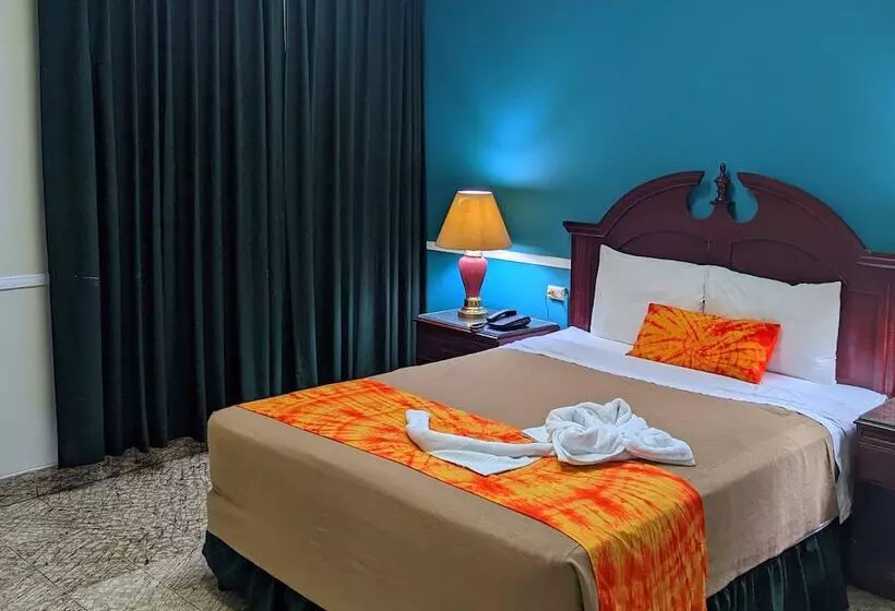 エクゼクティブスイート, Eco Hotel Mariscal