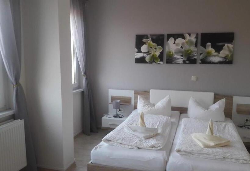 Номер Стандарт, Ratscafe ückeritz