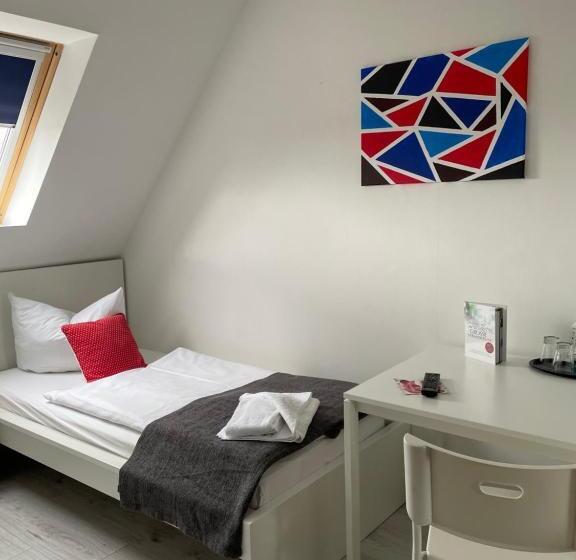 חדר סטנדרט לשלושה, Restaurant Nordlicht