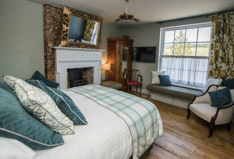 חדר דלוקס, The Marquis Of Granby